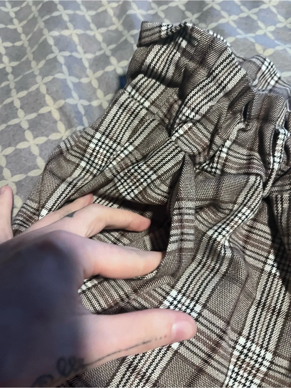 Plaid Elastic-Waist Pants —/Brown
